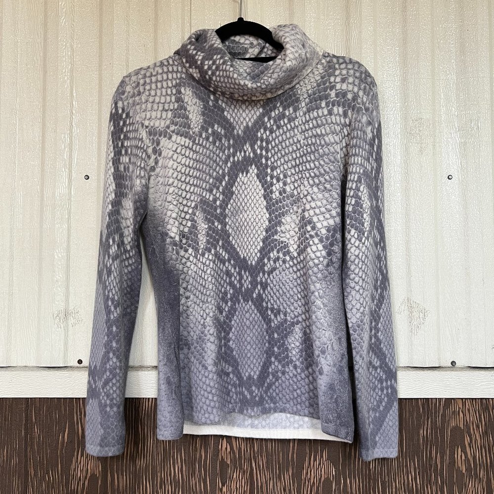 NC Nice Connection 100% cashmere sweater turtleneck snake skin pattern print S